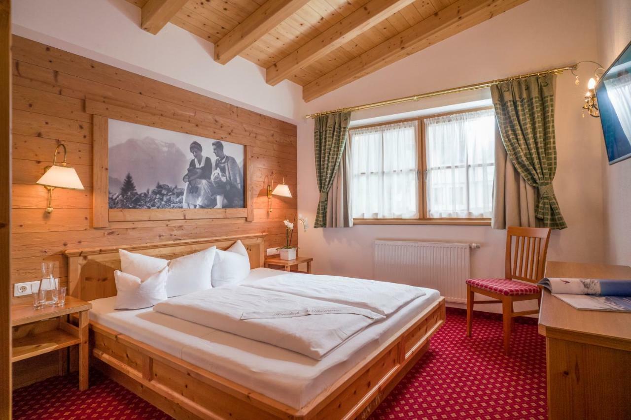 Hotel Viktoria & Landhaus Joggl Mayrhofen Ngoại thất bức ảnh