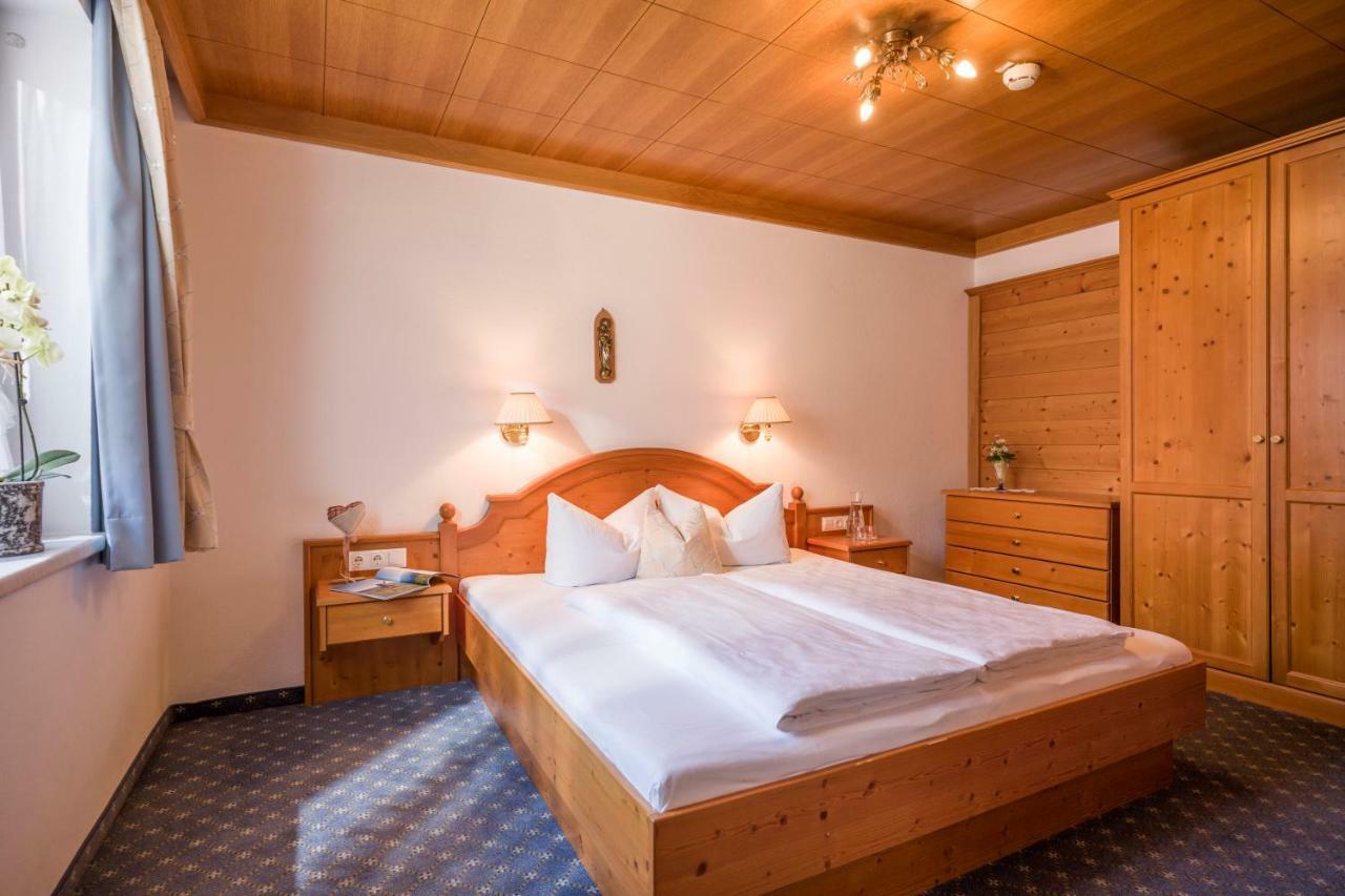 Hotel Viktoria & Landhaus Joggl Mayrhofen Ngoại thất bức ảnh