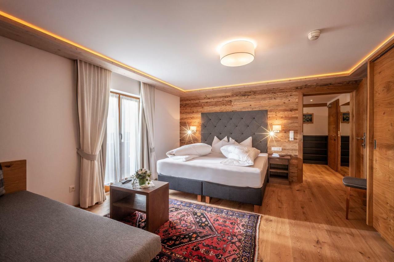 Hotel Viktoria & Landhaus Joggl Mayrhofen Phòng bức ảnh